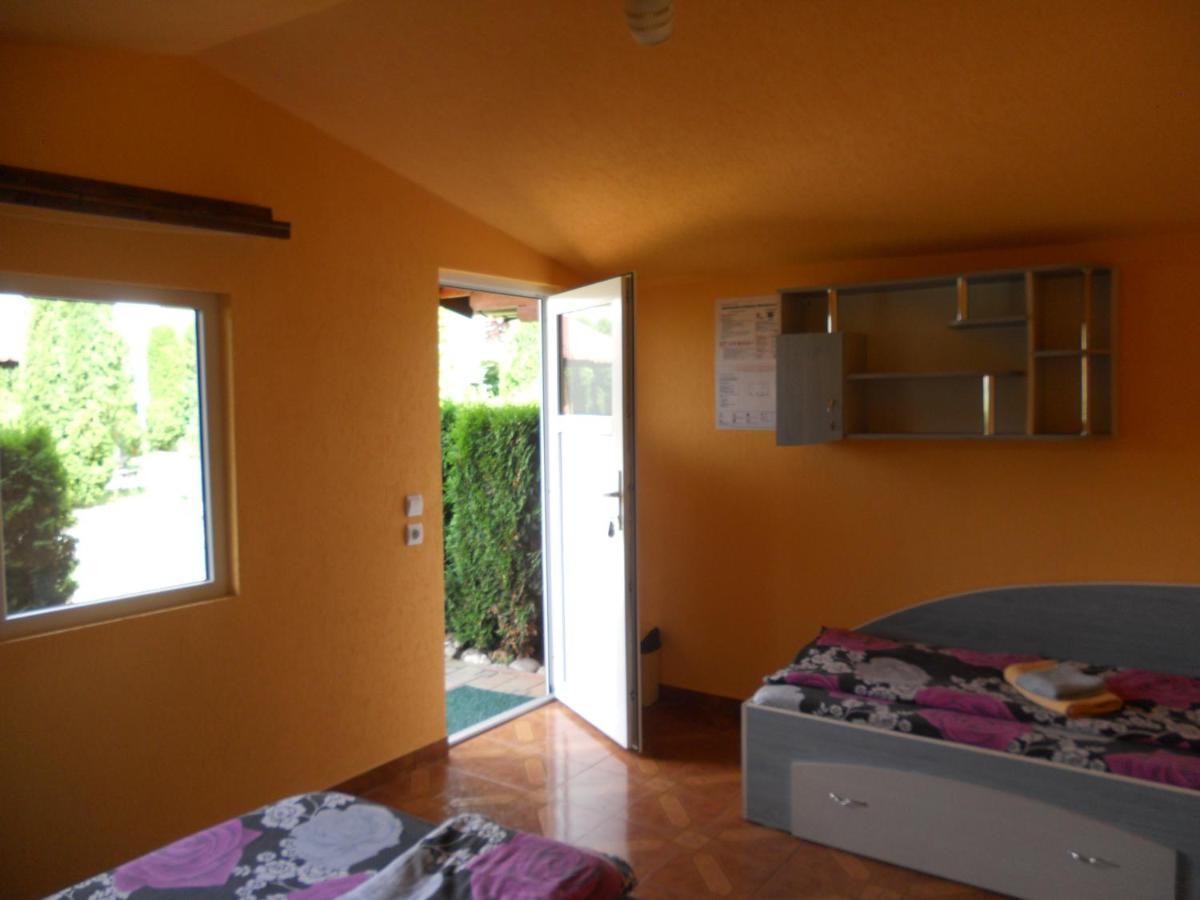 Pension, Camping & Biker Station Zur Deutschen Eiche Ciocanesti Bagian luar foto