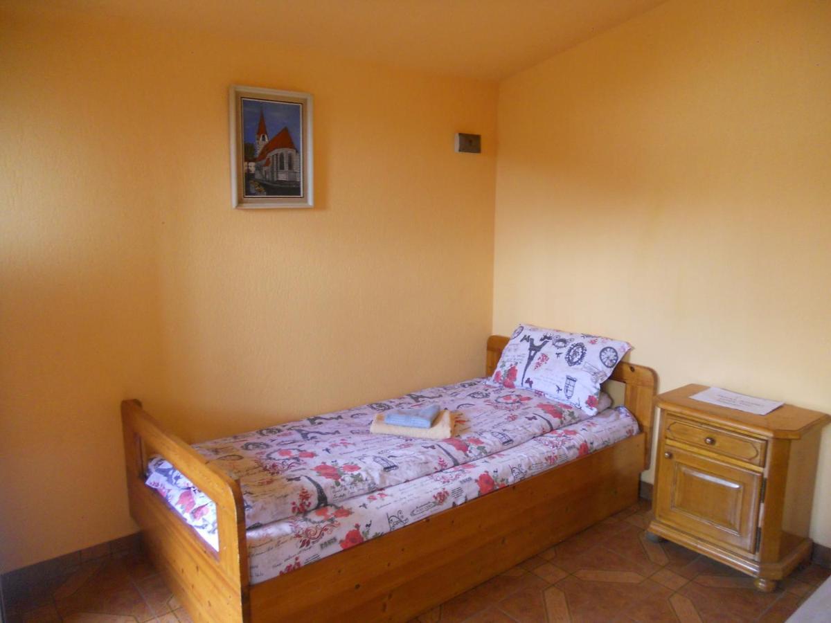 Pension, Camping & Biker Station Zur Deutschen Eiche Ciocanesti Bagian luar foto