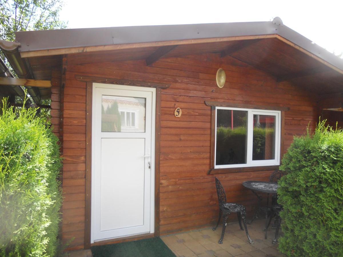 Pension, Camping & Biker Station Zur Deutschen Eiche Ciocanesti Bagian luar foto
