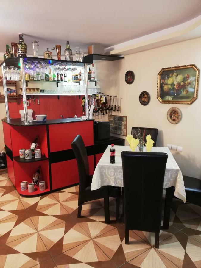 Pension, Camping & Biker Station Zur Deutschen Eiche Ciocanesti Bagian luar foto