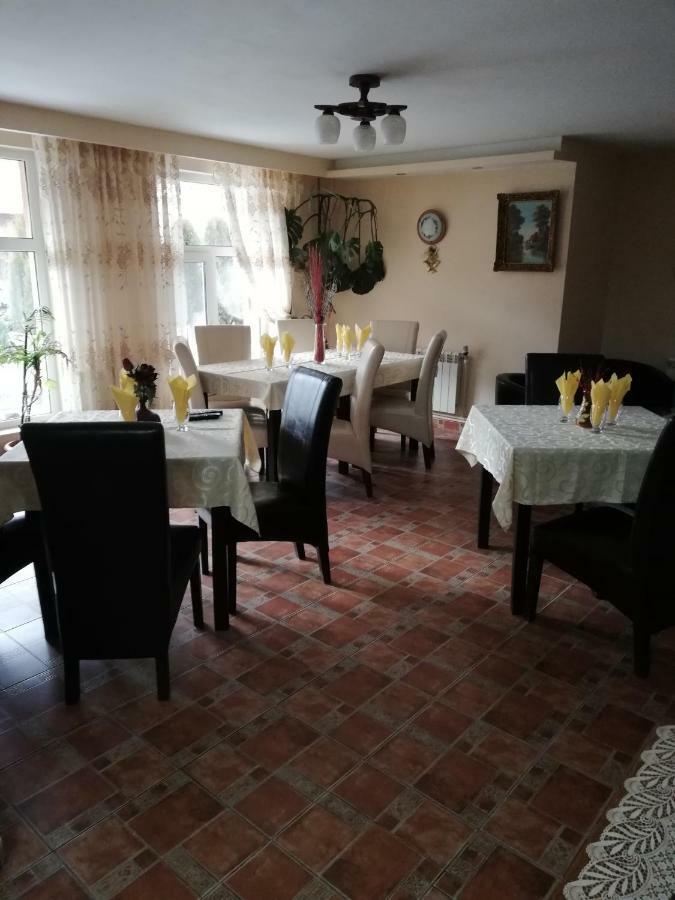 Pension, Camping & Biker Station Zur Deutschen Eiche Ciocanesti Bagian luar foto